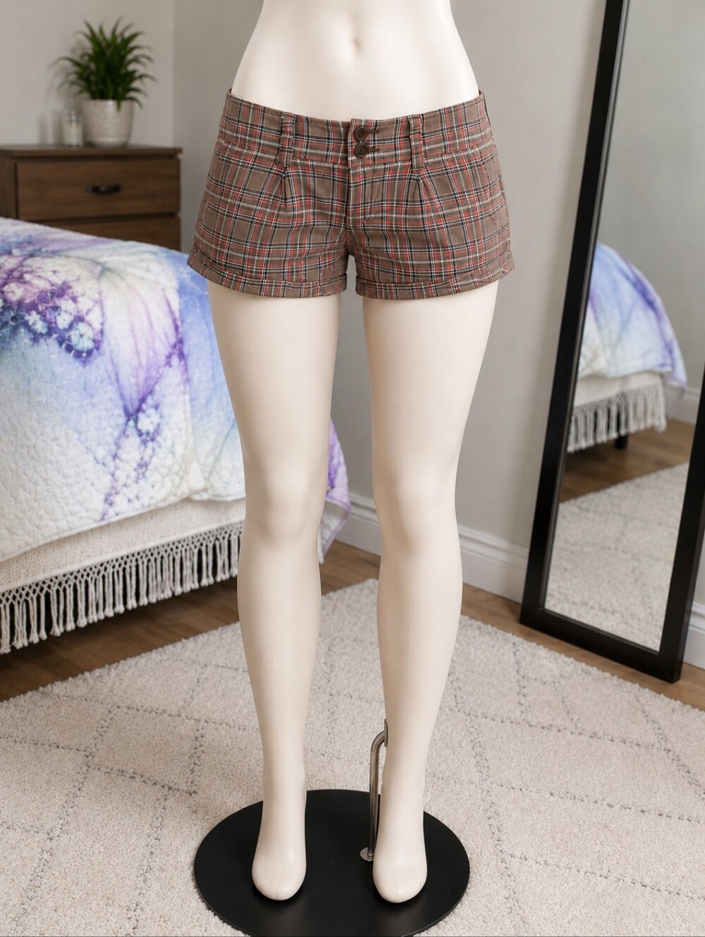 Hollister Brown Plaid Low-Rise Shorts | Size 3 | Folded Cuff | Y2K Preppy
